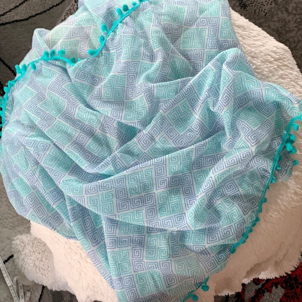Infinity Geometric 🧣 with Pom Poms